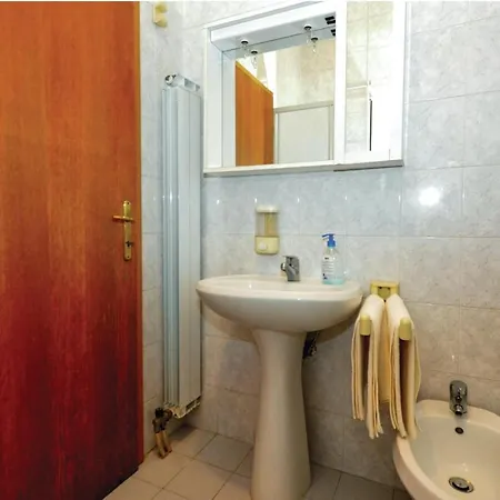 1 Bedroom Awesome In *